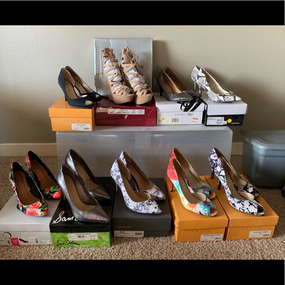 Ladies heels 9 pair.